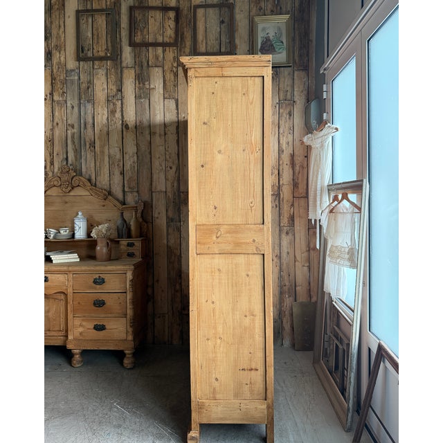 Antique Linen Cupboard in Pine For Sale - Image 4 of 15