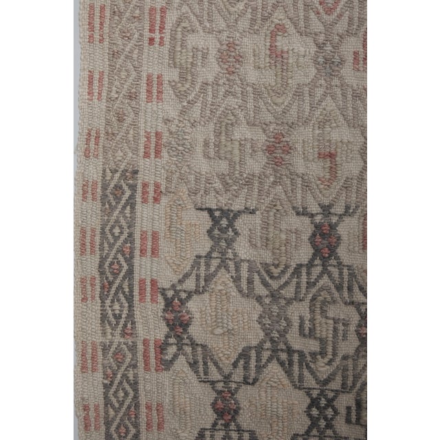 Ecru 1960s Vintage Faded Turkish Jajim Kilim Rug 5'3'' X 7'11'' For Sale - Image 8 of 13