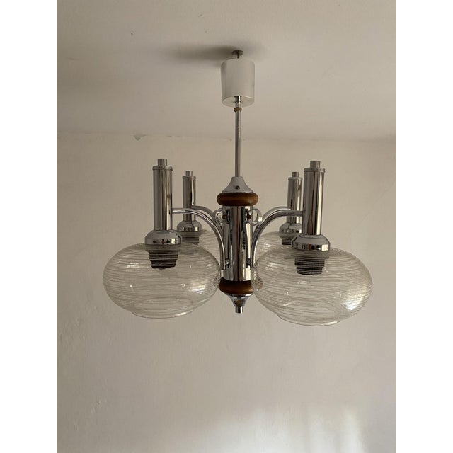 Vintage Space Age Sputnik Chandelier in Chrome-Plated Metal, Wooden Accents and Clear Ribbed Glass Shades by Emi Poljčane, Yugoslav, 1970s For Sale - Image 18 of 18