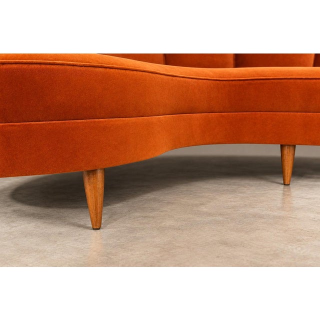 Brazilian Modern Sculptural Curved Sofa in Burnt Sienna Mohair Velvet, Brazil, 1950s For Sale - Image 15 of 18