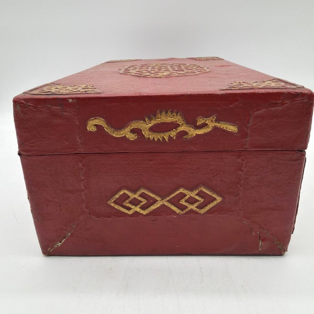 Vintage Chinese Red Lacquer Wedding Box With Removable Interior Tray & Double Happiness Symbol For Sale - Image 10 of 18