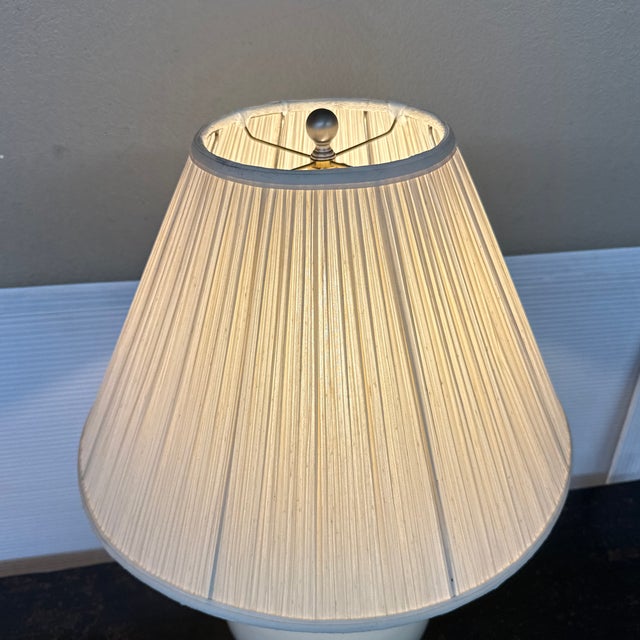 Mid 20th Century Mid 20th Century Gourd Shaped Crackle Finish Table Lamp, Cream For Sale - Image 5 of 11