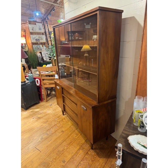 Mid-Century Modern 1950s Walnut China Cabinet For Sale - Image 3 of 15