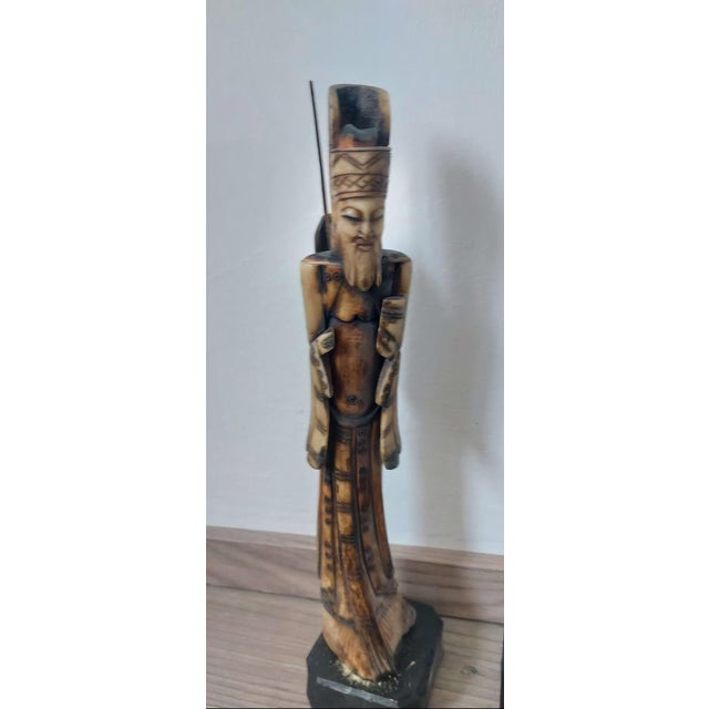 Early 20th Century Chinese Ox Bone Figures, Jiang Taigong & Guanyin - a Pair For Sale - Image 4 of 7