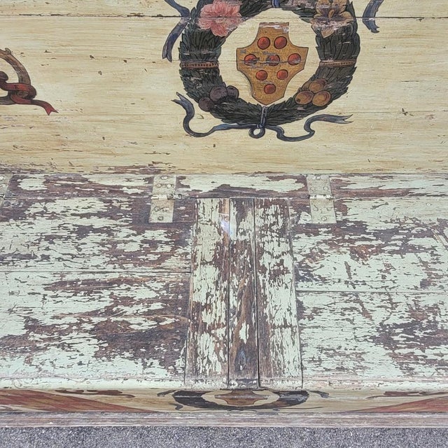 Beige Early 19th Century High-Backed Storage Bench in Green Lacquer, Italy For Sale - Image 8 of 18