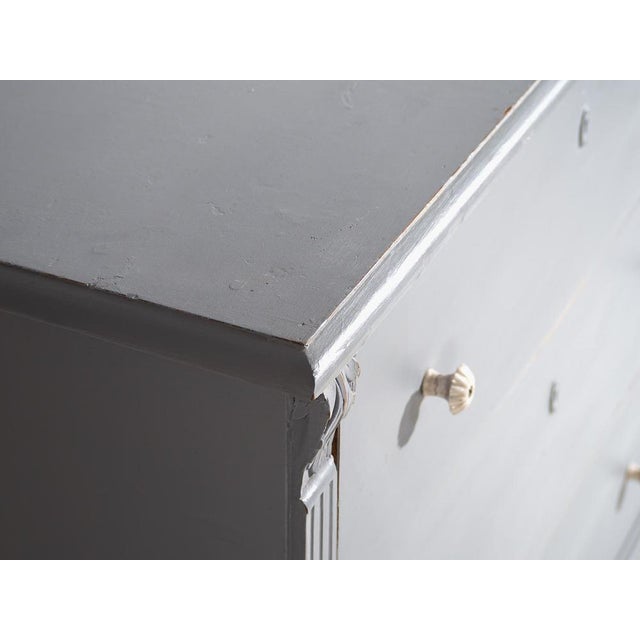 Antique gray solid wood chest of drawers (c.1920) Dimensions: Width: 130 cm Depth: 62 cm Height: 107 cm Style: French...