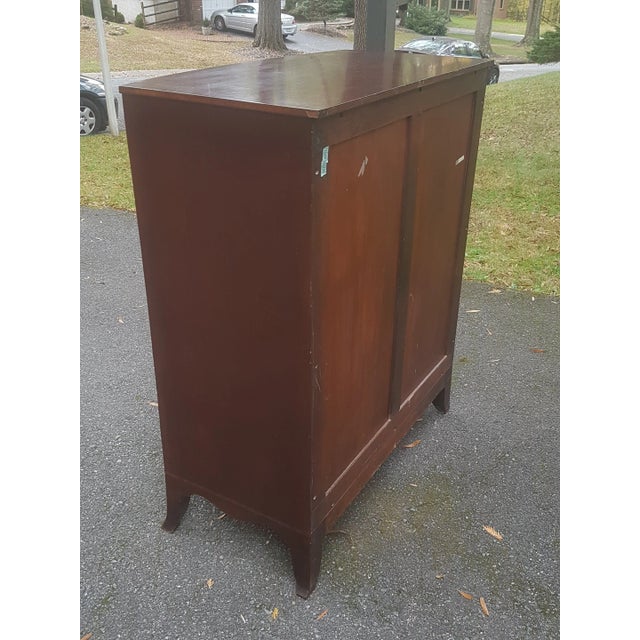 Late 20th Century Vintage Traditional Duncan Phyfe Hepplewhite Style Bow Front Chest of Drawers For Sale - Image 10 of 10