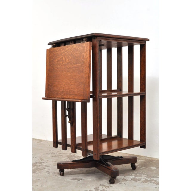 Antique Revolving Bookcase in Oak with Top, 1900s For Sale - Image 3 of 17
