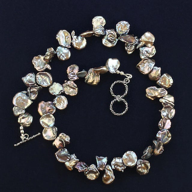 2020s Iridescent, Round, Flat Mauve Keshi Pearl Necklace For Sale - Image 5 of 7