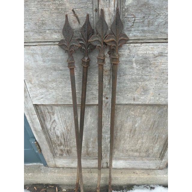 Late 19th Century Victorian Fleur-De-Lis Topped Fence Posts - Set of 4 For Sale In Philadelphia - Image 6 of 6