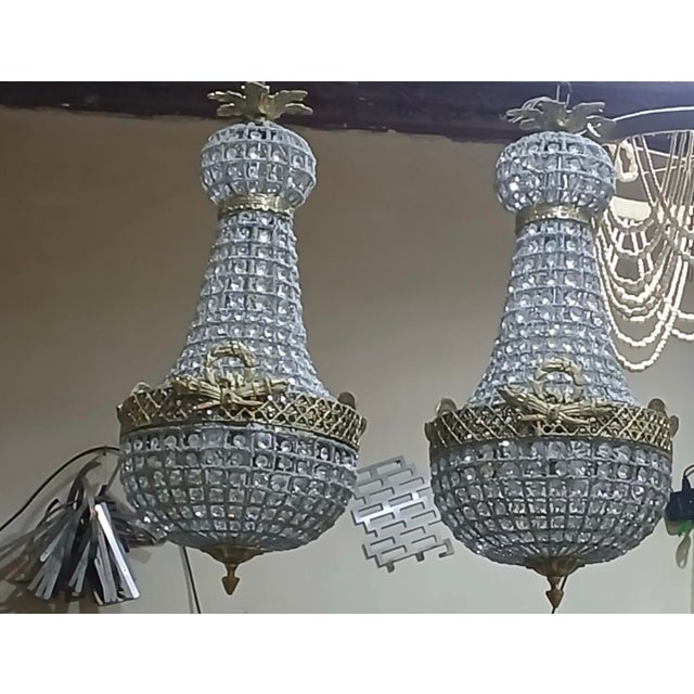 1970s Crystal and Gold Hollywood Regency Bow and Garland Chandelier For Sale - Image 4 of 4