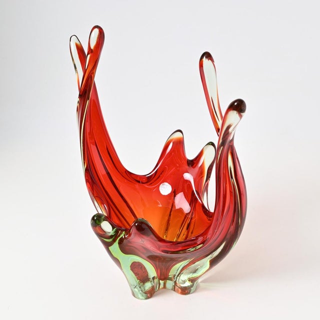 Red and Uranium Murano Glass Bowl, 1960s For Sale - Image 6 of 15