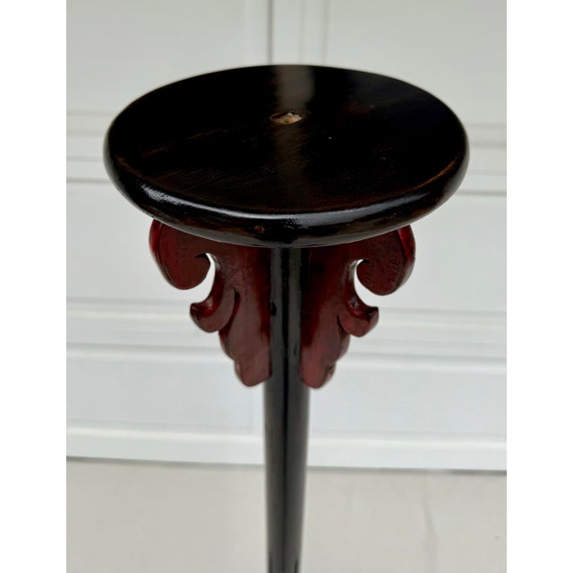 Pair of Antique Chinese Shanxi Elmwood Lantern Stands With Black Lacquer and Red Accents For Sale - Image 4 of 10
