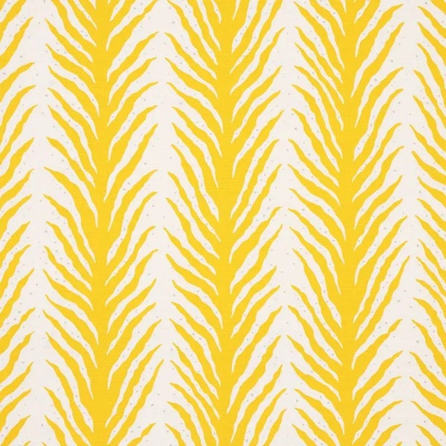 Is it animal, vegetal or a little of both? A stripe that dares to be different, this striking printed fabric evokes...