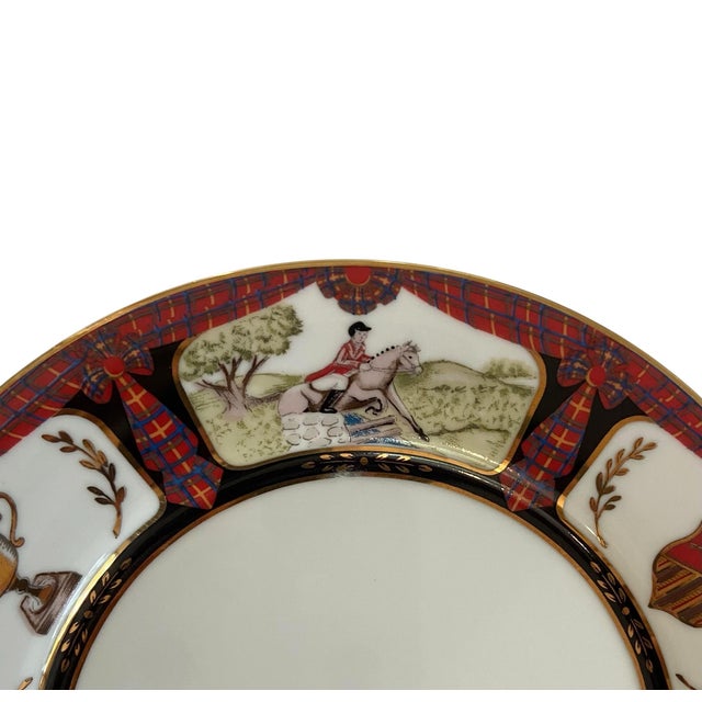 Red 1990s The Bombay Company Royal Equestrian Dinner Plates, Set of 4 For Sale - Image 8 of 12