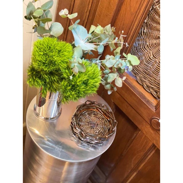 El 06 Mini Decorative Basket in Metal-Plated Hand-Woven Wicker by Caspal For Sale - Image 6 of 9