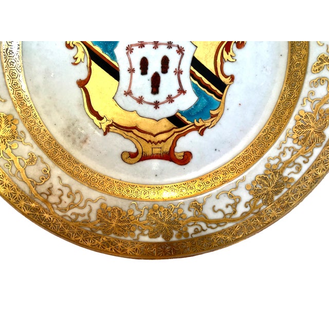Mid 18th Century Pair of Chinese Export 1740 Hanbury Armorial Dinner Plates For Sale - Image 5 of 14