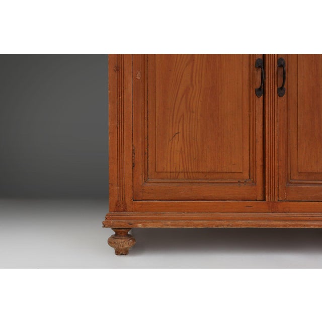 Display Cabinet in Pine, Belgium, 1890s For Sale - Image 9 of 16