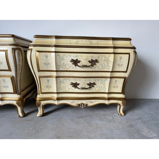 Vintage Karges French Provincial Louis XV-Style Two-Drawer Nightstands – A Pair For Sale - Image 4 of 13