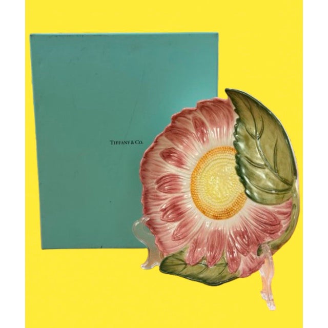 American Vintage Tiffany Majolica Flower Shaped Dish in the Style of Mottahedeh Made in Italy Signed For Sale - Image 3 of 9