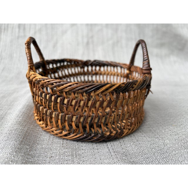Small Vintage Woven Wicker Basket For Sale In New York - Image 6 of 15
