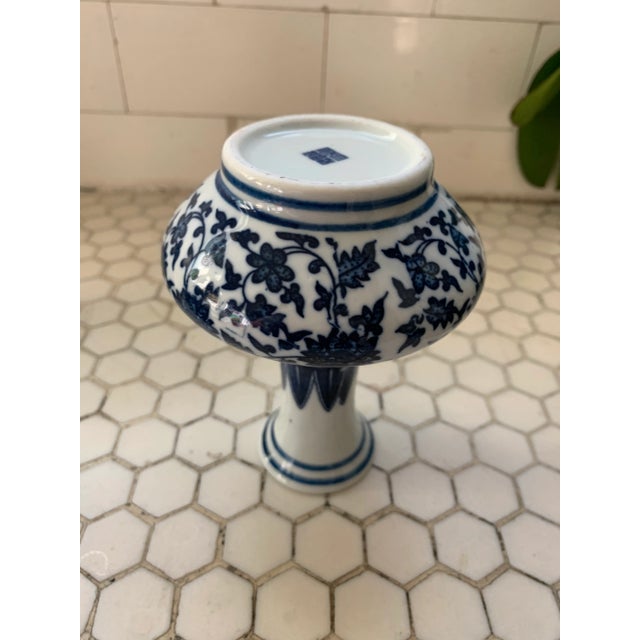 1990s Blue & White Porcelain Floral Chinoiserie Vase For Sale - Image 5 of 6