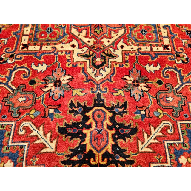 Vintage Persian Heriz Serapi Rug, Hand-Knotted Wool, Geometric Pattern, Red & Navy, 6x9 For Sale - Image 17 of 18