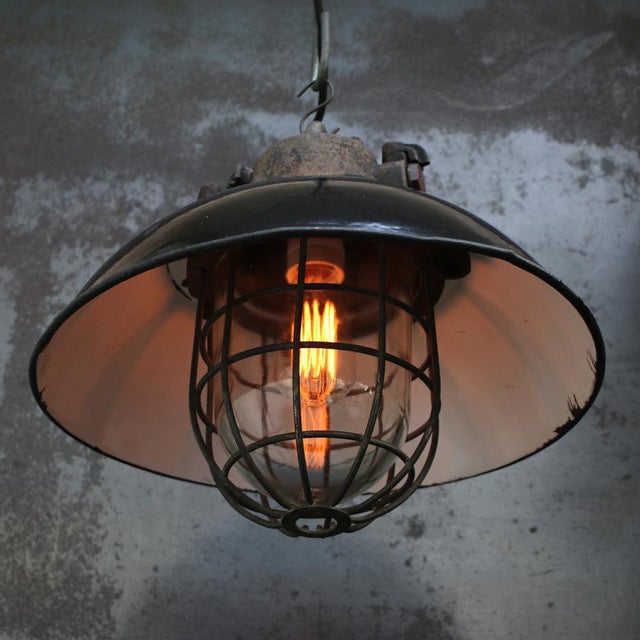 1950s Vintage Industrial Factory Pendant Light in Black Enamel and Cast Iron For Sale - Image 5 of 6