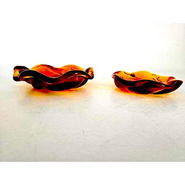 Mid-Century Modern 1960s Hand Blown Fenton Glass Rose Swirl Ashtray/Catchalls, Set of 2 For Sale - Image 3 of 11