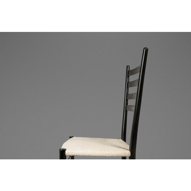 Set of Twelve (12) Mid-Century Italian Modern Bespoke Ebonized High-Back Dining Chairs in White Bouclé After Gio Ponti, Italy, C. 1960's For Sale - Image 12 of 17