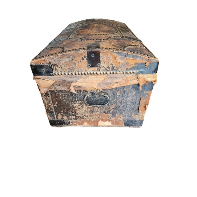 Late 1700s - Early 1800s Leather and Brass Studded Dome Top Steamer Trunk For Sale - Image 4 of 8