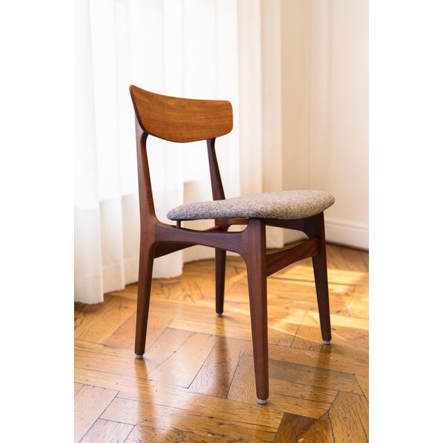 Danish Teak Chair with Seat in Bouclé by Schiønning & Elgaard for Randers Møbelfabrik, 1960s, Set of 6 For Sale - Image 6 of 15