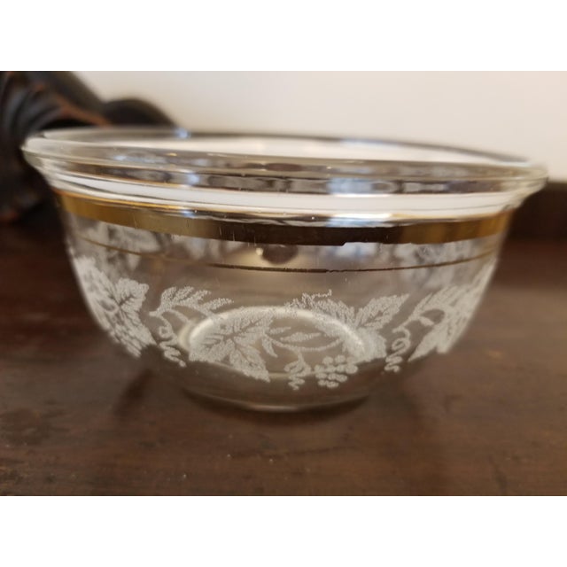 Vintage Bartlett Collins White Grape and Leaf Etched Glass Bowls - Set of 4 For Sale - Image 10 of 11