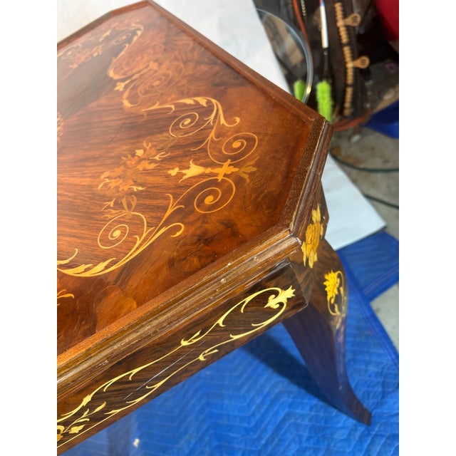 Mid 20th Century Italian Inlaid Walnut Marquetry Multi-Game Table )Chess, Backgammon, Roulette, Cards) With All Game Pieces – Home Game Table For Sale - Image 13 of 15