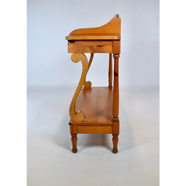 1980s Lane Museum of American Folk Art, Authentic Reproduction Pine Console Table For Sale - Image 5 of 16
