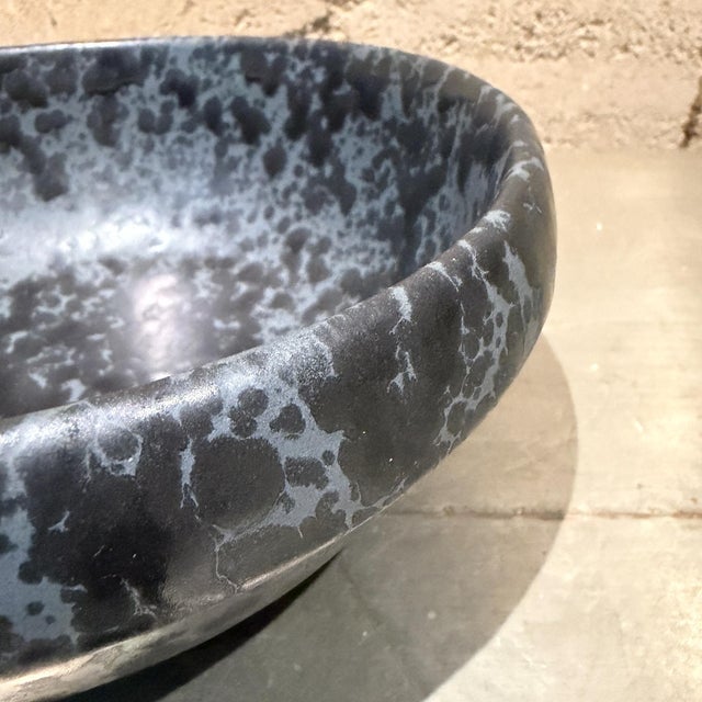 Bennington Potters Vintage Ceramic Stoneware Bowl David Gil Bennington Potters Black Agate For Sale - Image 4 of 8