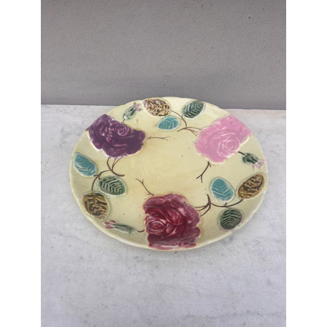 Majolica roses plate signed Saint Amand, circa 1890.