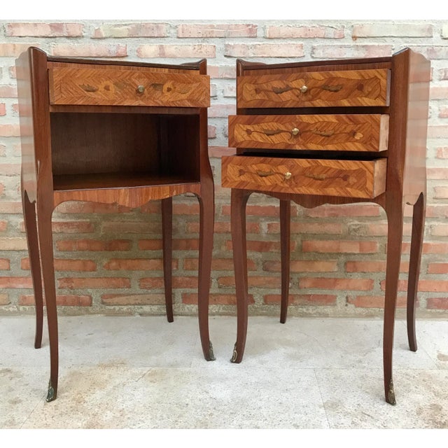 1920s Early 20th Century French Marquetry and Iron Hardware Bedside Tables or Nightstands, Set of 2 For Sale - Image 5 of 13