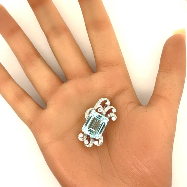 Retro 14.00 Carat Aquamarine Diamond Platinum 14k Gold Brooch For Sale In Los Angeles - Image 6 of 6
