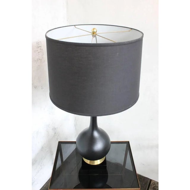 Black American Mid-Century Black Ceramic Table Lamp With Brass and Wood Base, 1960s For Sale - Image 8 of 10