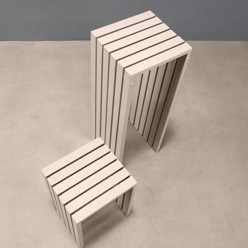 Vintage Display Stands in Enamelled Metal, Italy, 1980s, Set of 2 For Sale - Image 4 of 8