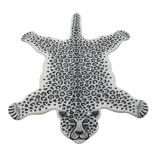 Modern Hand Tufted Leopard Skin Shaped Wool Rug - 4′6″ × 6′ For Sale