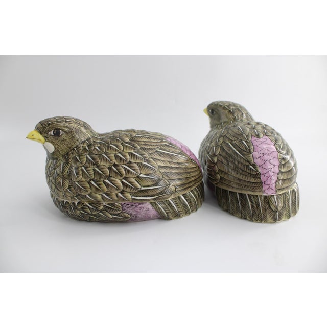 Chinese Vintage Neiman Marcus Pair of Chinoiserie Porcelain Quail Boxes, MCM For Sale - Image 3 of 11