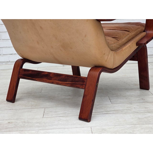 Scandinavian Highback Lounge Chair in Leather and Bentwood, 1970s For Sale - Image 12 of 18