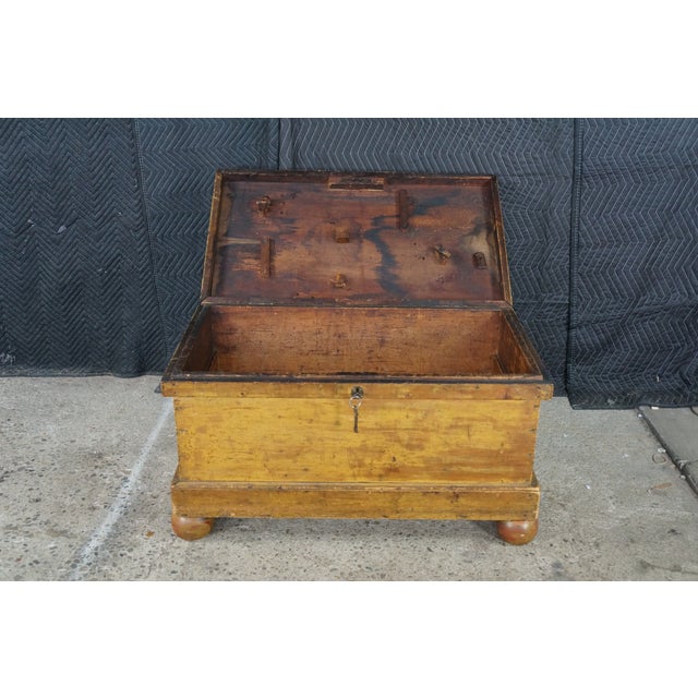 Brown Primitive Antique Early American Painted Oak Blanket Trunk Chest Coffee Table For Sale - Image 8 of 18