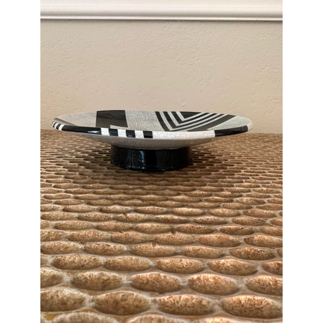 1980s Vintage Postmodern Black and Gray Ceramic Plate /Vessel For Sale - Image 5 of 7