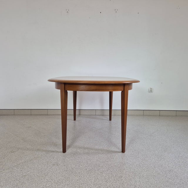 1960s Mid-Century Walnut Extendable Dining Table from Kondor, 1960s For Sale - Image 5 of 13