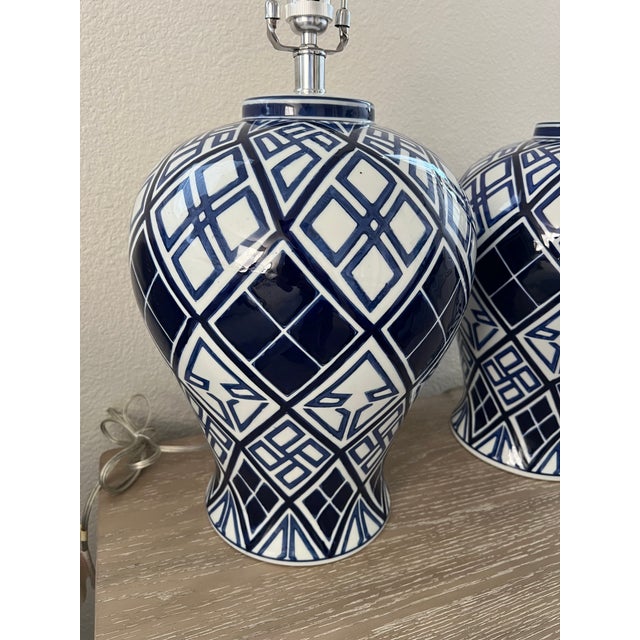 Vintage Aalia Navy Blue and White Geometric Porcelain Ginger Jar Table Lamps - a Pair For Sale - Image 4 of 18