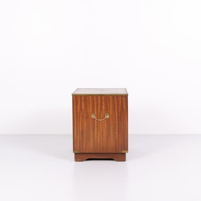 Bedside Tables in Mahogany with Leather Top by Bevan Funnell, 1960s, Set of 2 For Sale - Image 6 of 15