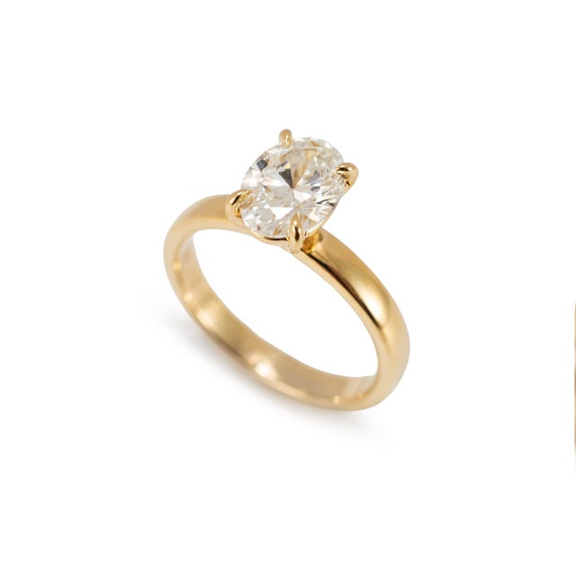 Gender: Ladies Metal Type: 14K Yellow Gold Ring Size: 7 Width: 3.10 mm Weight: 4.50 grams Ladies 14K yellow gold, diamond...